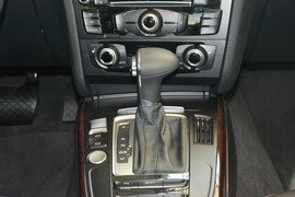 2016款奥迪A4L 35TFSI典藏版 S line舒适型