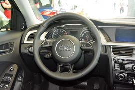 2016款奥迪A4L 35TFSI典藏版 S line舒适型