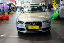 2016款奥迪A4L 35TFSI典藏版 S line舒适型