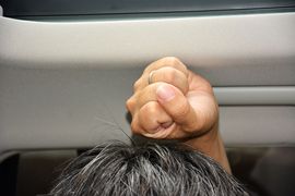 后排头部空间
