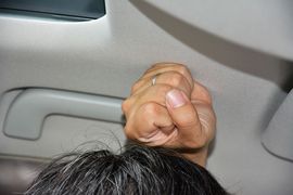 前排头部空间
