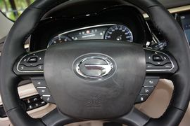 2017款广汽传祺GS8 320T四驱至尊版