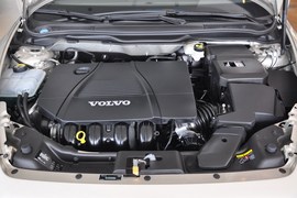 2010款沃尔沃S40 2.0L手自一体智尚版