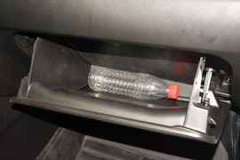手套箱空间
