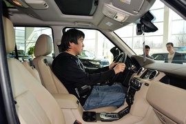 2016款路虎第四代发现3.0 V6 SC曜黑典藏版 HSE