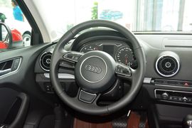 2015款奥迪A3 Limousine 45TFSI S line豪华型