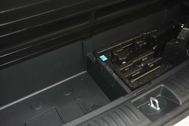 2016款起亚索兰托L 2.4L汽油4WD定制版 7座 国V