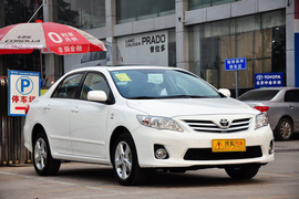 2011款一汽丰田新卡罗拉1.8GL-i CVT天窗版