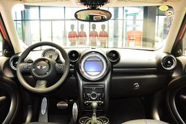 2016款MINI COUNTRYMAN 1.6T COOPER S ALL4装备控