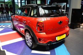 2016款MINI COUNTRYMAN 1.6T COOPER S ALL4装备控
