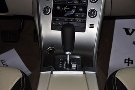 2011款沃尔沃XC60 2.0T智尊版