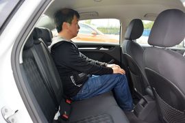 后排空间