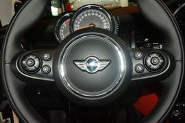 2016款MINI COOPER S 2.0T先锋派 五门版