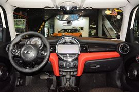 2016款MINI COOPER S 2.0T先锋派 五门版