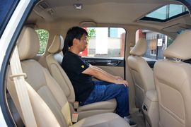 2016款宝骏730 1.5L手动豪华型 7座