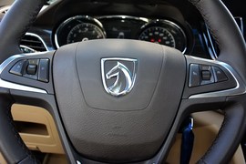 2016款宝骏730 1.5L手动豪华型 7座