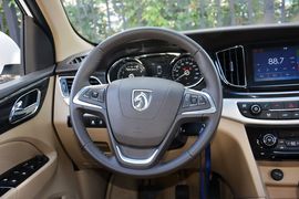 2016款宝骏730 1.5L手动豪华型 7座