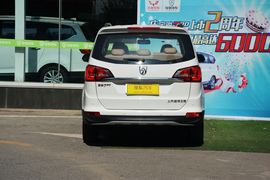 2016款宝骏730 1.5L手动豪华型 7座