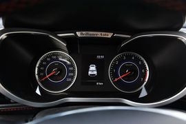 2016款中华V3 1.5L自动智能型