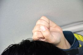 后排头部空间