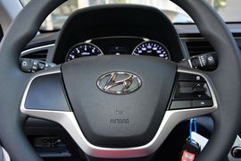 2016款现代领动 1.6L手动 智炫 青春型