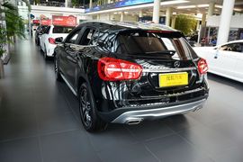 2016款奔驰GLA200时尚型