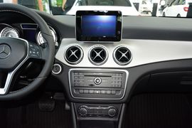 2016款奔驰GLA200时尚型