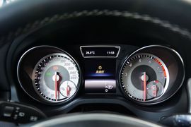 2016款奔驰GLA200时尚型