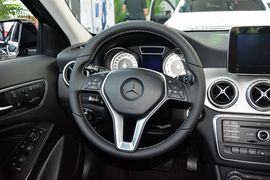 2016款奔驰GLA200时尚型