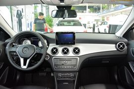 2016款奔驰GLA200时尚型