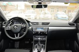 2016款斯柯达速派330TSI DSG创行版