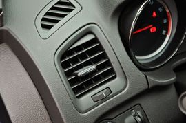 2010款别克君威1.6T精英运动版OnStar