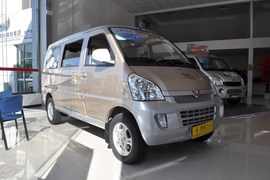 2011款五菱荣光 1.2L标准版到店实拍