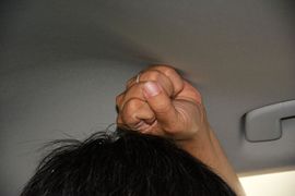 后排头部空间