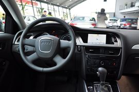 2011款奥迪A4L 2.0TFSI标准型