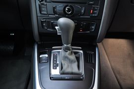 2011款奥迪A4L 2.0TFSI标准型