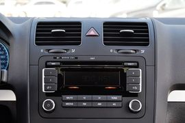 2011款一汽大众速腾1.6L手自一体舒适型