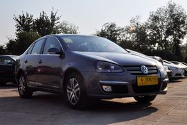 2011款一汽大众速腾1.6L手自一体舒适型