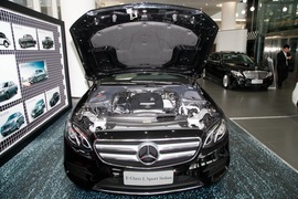 2016款奔驰E300 L运动豪华型实拍