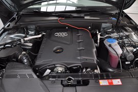 2011款奥迪A4L 2.0TFSI标准型