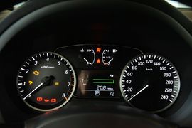 2016款日产轩逸1.6XV CVT智享版