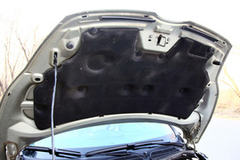 福特嘉年华三厢对比测试