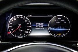 2016款奔驰E 300 L 运动豪华型