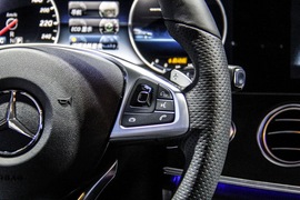 2016款奔驰E 300 L 运动豪华型