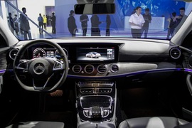 2016款奔驰E 300 L 运动豪华型