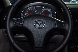 2011款马自达6 2.0L手自一体时尚型