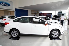 2017款福克斯三厢 1.6L 自动舒适型智行版