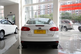 2017款福克斯三厢 1.6L 自动舒适型智行版