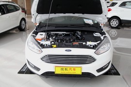 2017款福克斯三厢 1.6L 自动舒适型智行版