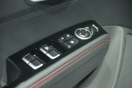 车门内部控制面板